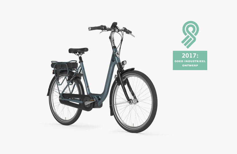 Gazelle lijkt bij de ontwikkeling van zijn Ami C8 HMS elektrische fiets de groep actieve senioren voor ogen te hebben gehad. Door de brede en lage instap kunnen ze makkelijk op- en afstappen.