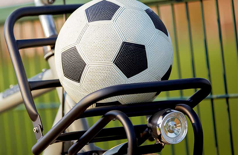 Deze fiets kan gerust mee voor school, voetbal of ander sporten