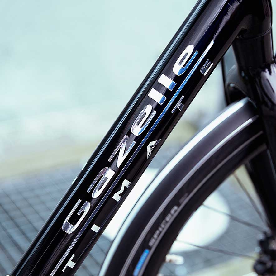 Ob Antriebsriemen, Carbon-Rahmen oder Bosch-Nyon-Display – keine Innovation ist zu verrückt für das Gazelle Ultimate.