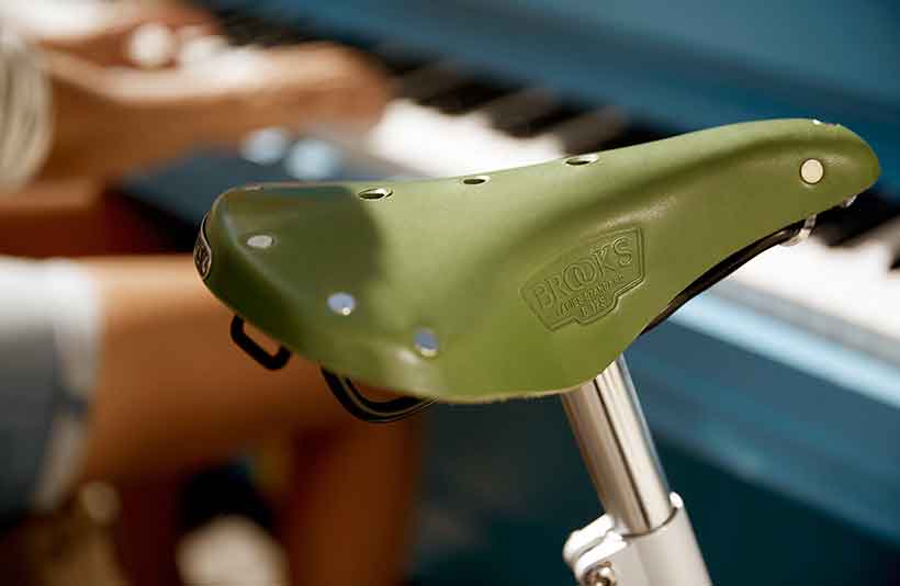 De Van Stael is afgemonteerd met een Brooks zadel en bijpassende grips die de Van Stael zijn unieke look geven